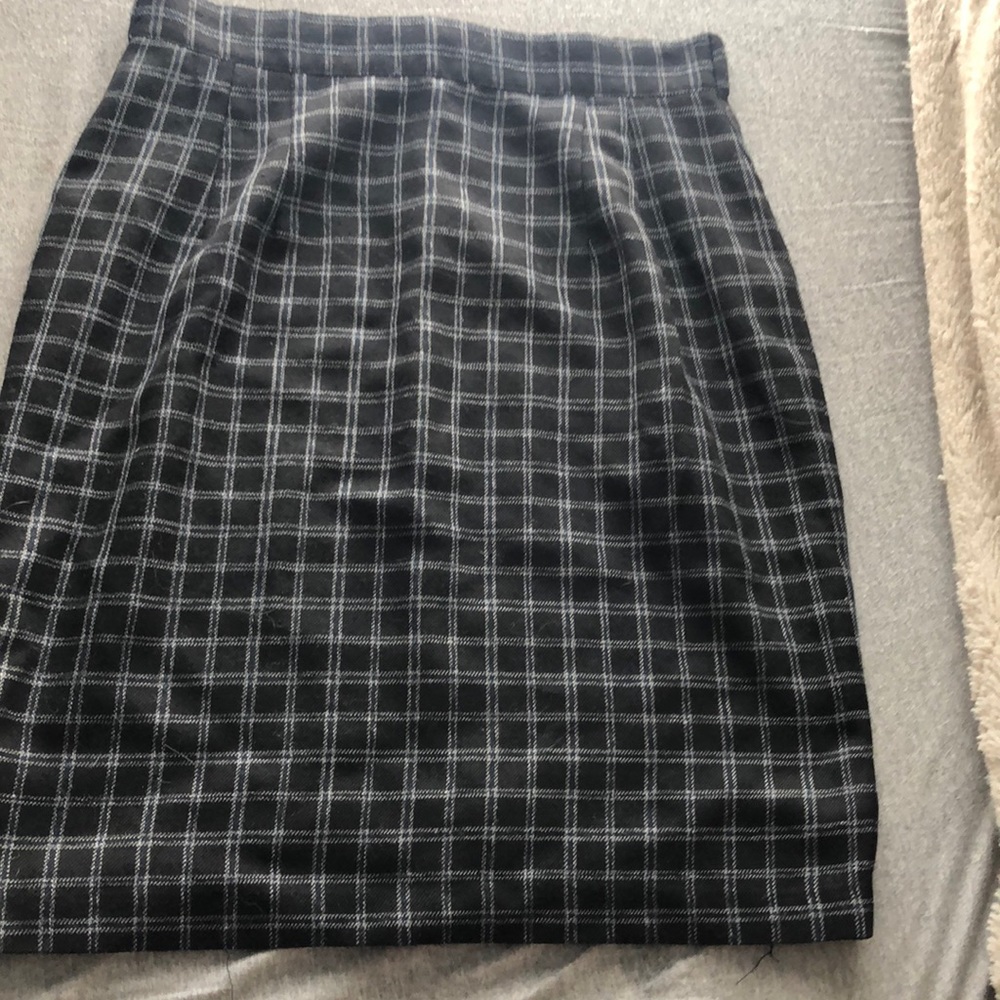 Cute jacket and skirt idk the size but it fits like a medium!! Cute just not me